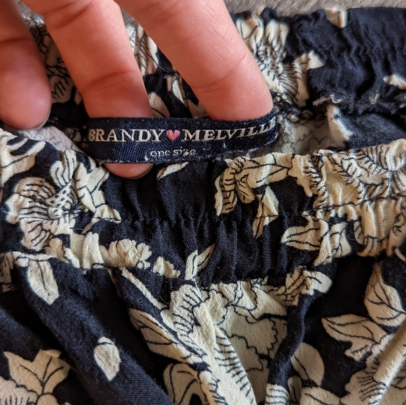 Brandy Melville pants - Picture 2 of 2